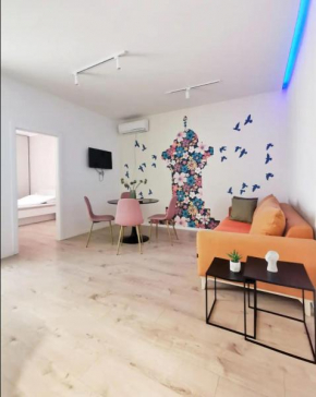 Blue and Rose Cozy - Quiet in the Best Location - Self Check-in - 5th Floor with Elevator